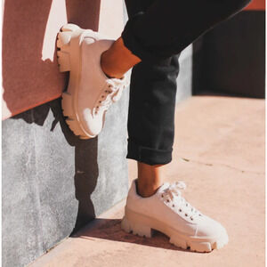 NEW Steve Madden Michigan Tan Suede Chunky Lug Sole Platform Sneaker 10